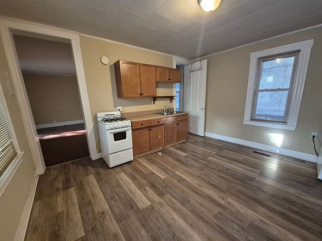 Building Photo - 72-76 Henrietta Street Unit 3 Rental