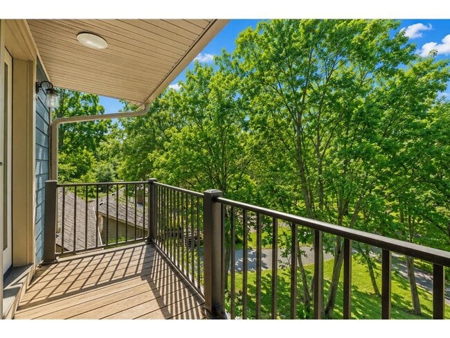 Photo - 4323 Cedar Lk Rd S