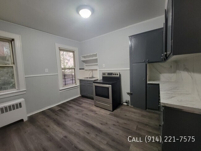 Photo - 160 Waverly St