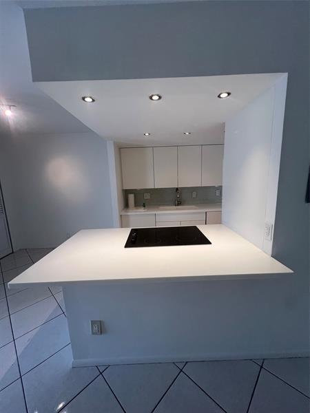 Building Photo - 1407 NE 56th St Unit 315 Rental