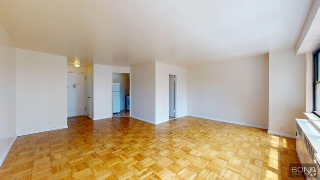 Building Photo - 399 E 72nd St Unit 16J Rental