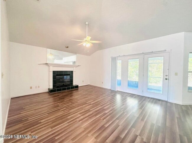 Photo - 543 Charles Pinckney St