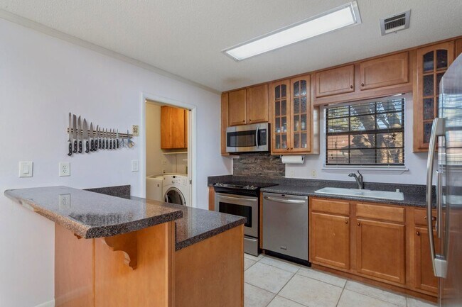 Photo - 708 Ave Du Fontaine Bleau