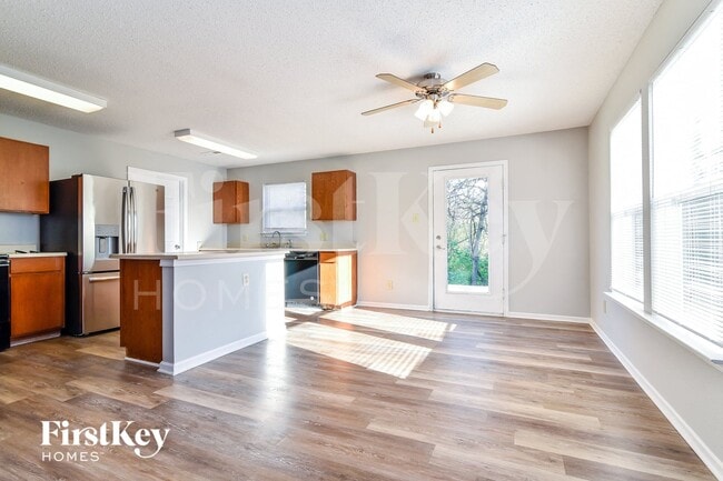 Photo - 8823 Youngs Creek Ln