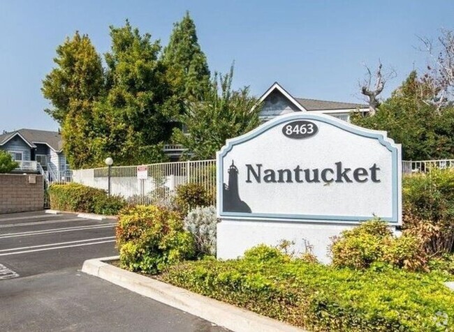 Building Photo - 1st floor 2+2 w/oversized patio, water + t... Rental