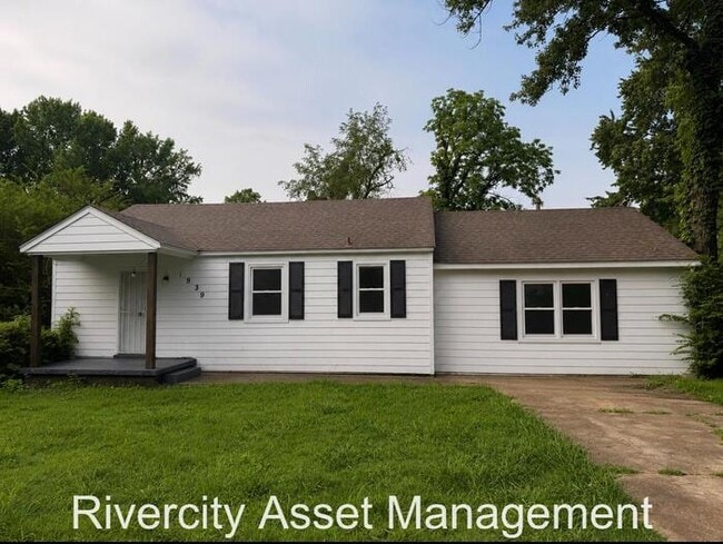 Building Photo - Newly Renovated- BONUS ROOM, Section 8 Friendly and ready for a speedy move in!!!! Call Today!!!
