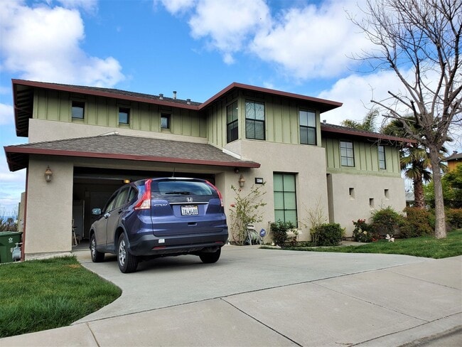 Photo - Wonderful 5bd / 3.5ba with 2 master suites