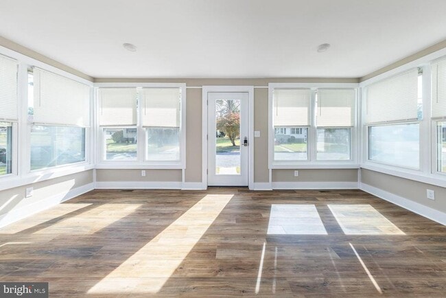 Building Photo - 279 Academy St