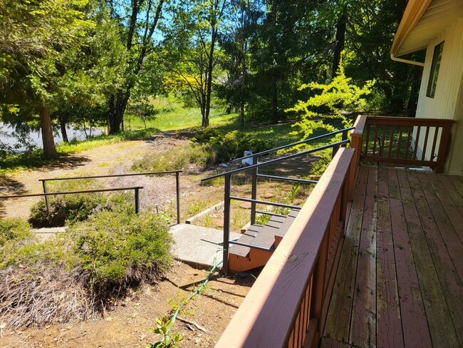 Photo - 2 bedroom 2 bath House for Rent in Cave Junction