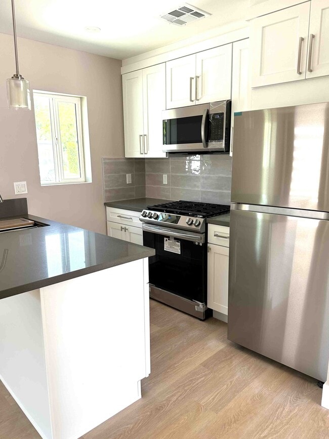 Photo - 17032 Gunther St