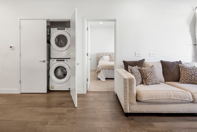 Photo - 1898 S Bannock St Unidad 103