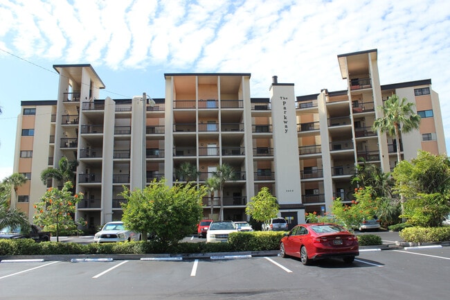 Building Photo - 2/2 Condo with Marina and River Views-Includes cable and water