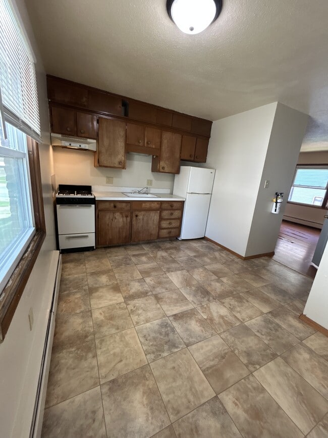 Building Photo - 1313 1st Ave Unit 3