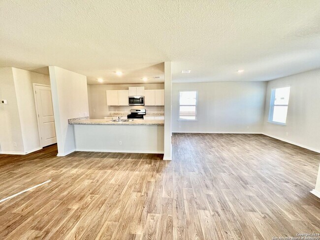 Photo - 13806 Vly Patch