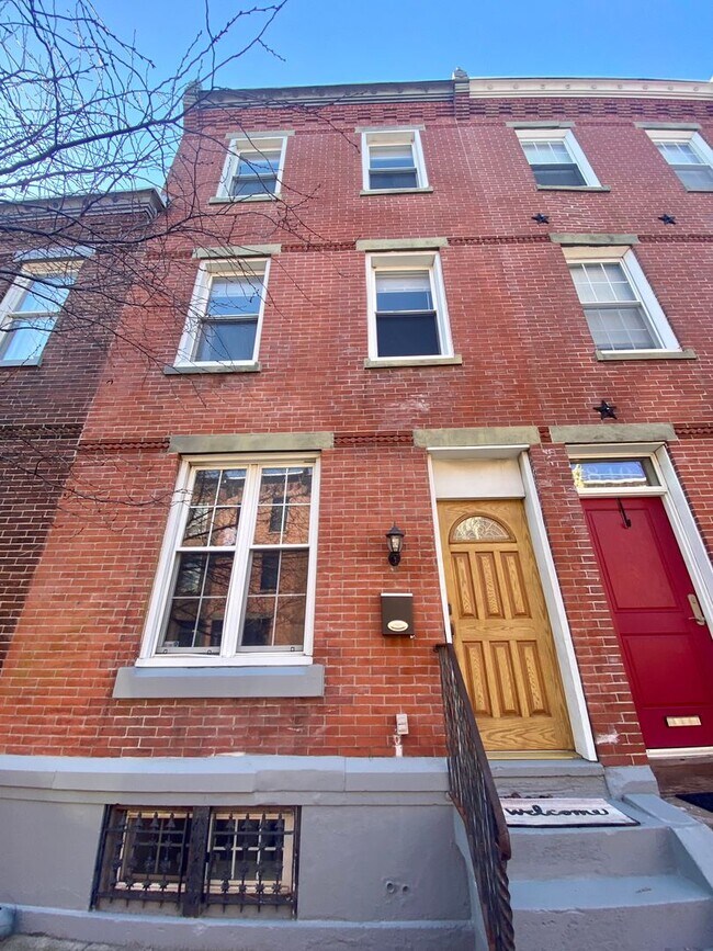 4 bedrooms with roof deck and basement - 4 bedrooms with roof deck and basement House