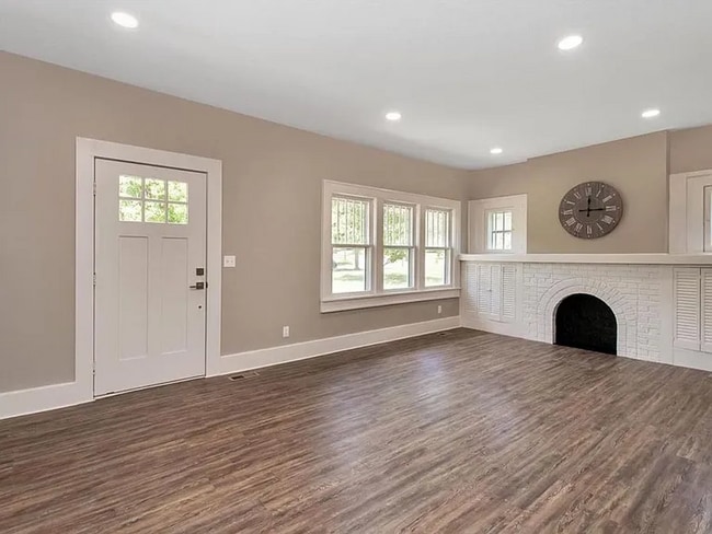 Photo - 3437 Country Club Pl