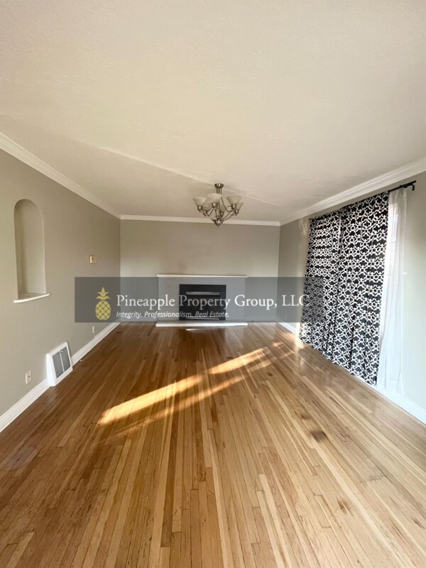 Photo - 1765 White Ave