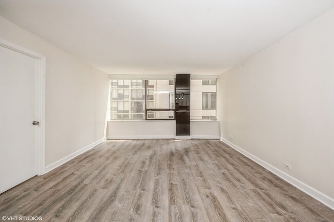 Photo - 233 E Erie St Unit 1108