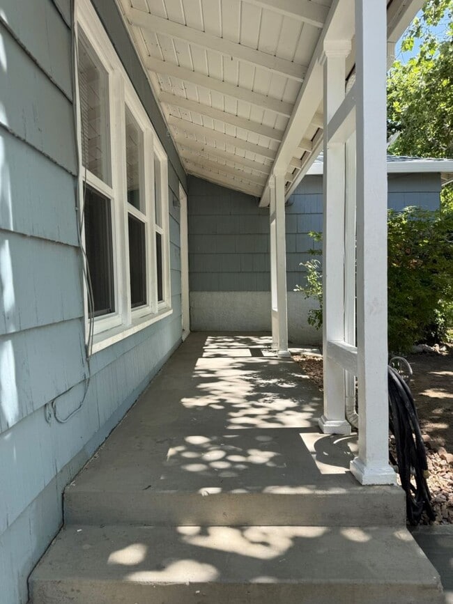 2451 6th Ave