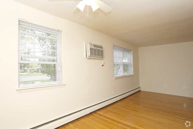 One Bedroom-Living Room