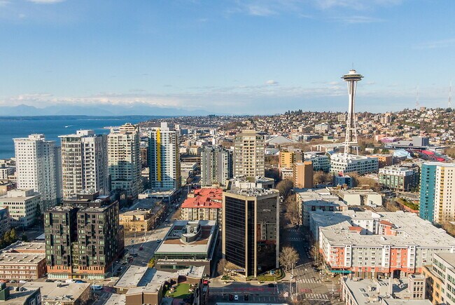 Photo - Fountain Court