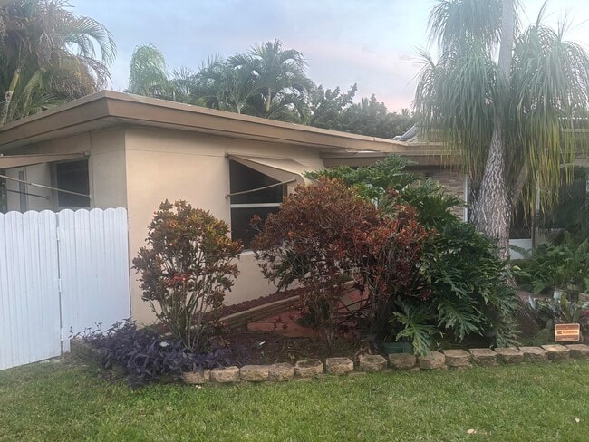 Photo - 2424 Grant St