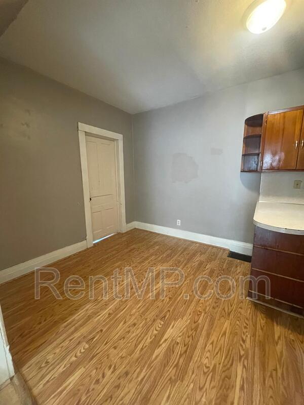 Photo - 1015 S Lansing St