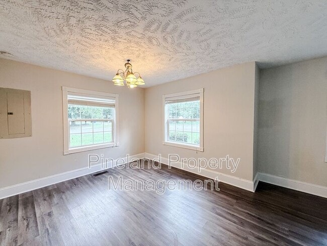 Photo - 5300 Walnut Dr