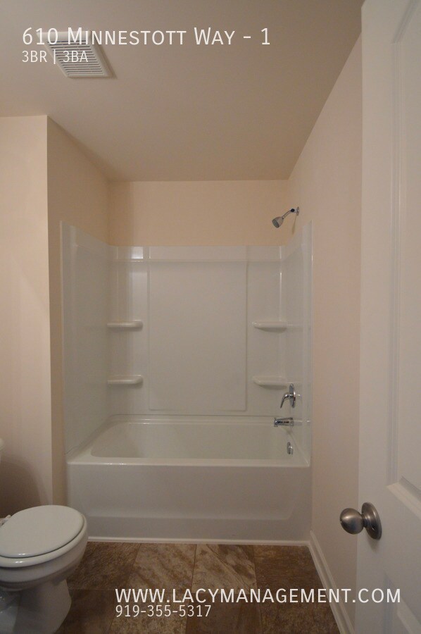 Photo - 610 Minnestott Way