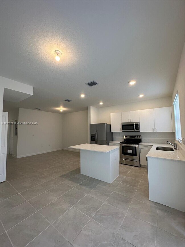 Photo - 28471 SW 132nd Ct