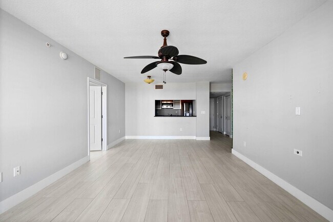 Photo - 610 W Las Olas Blvd Unidad 1016N