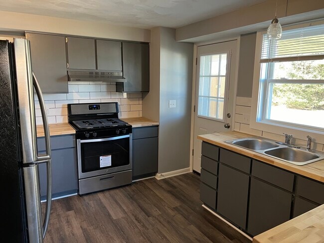 Building Photo - 625 W Omar St Unit 625 W. Omar