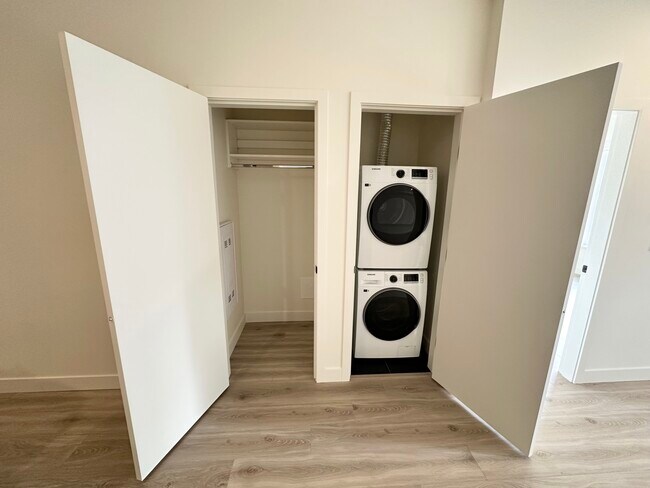 Buanderie avec placard à linge - 2635 King George Blvd Unité 240