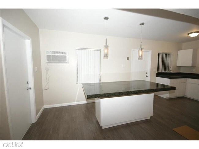 Photo - 5759 SW 61st St