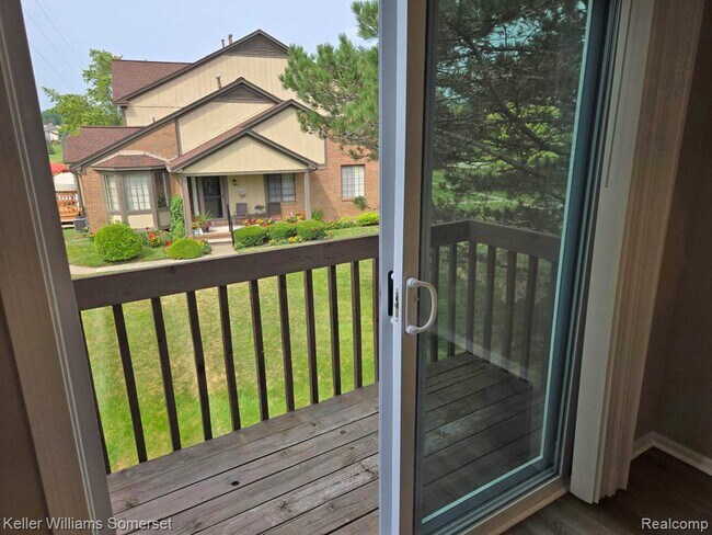 Photo - 71 Meadow Wood Dr