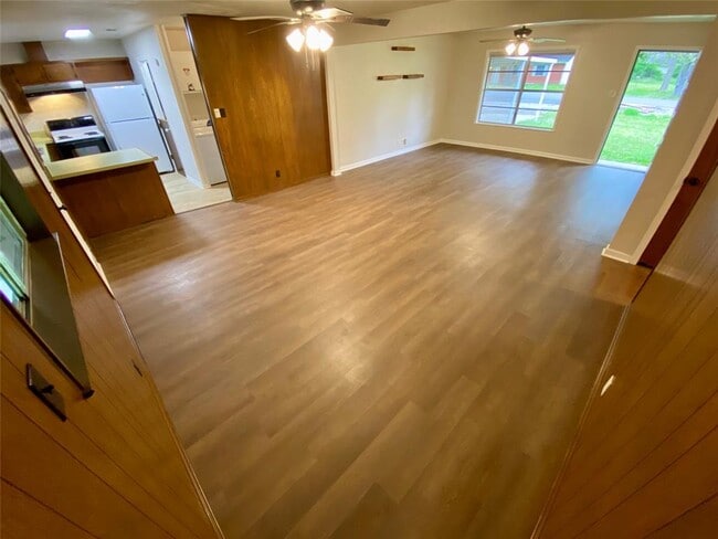 260 Bradford Dr