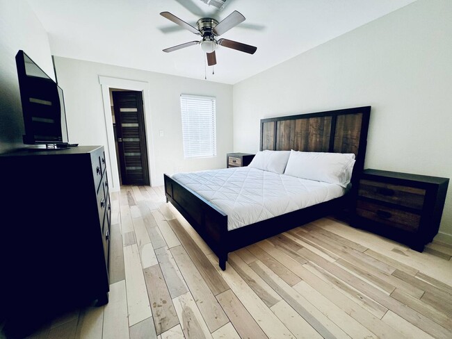 Photo - Savannah Square/Savannah Harbor