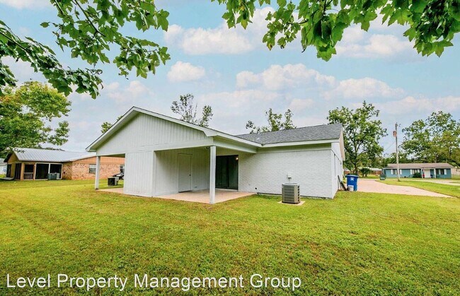 Photo - 3 br, 2 bath House - 513 W. Rose Ave.