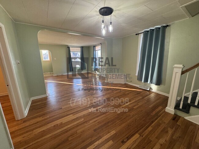 Photo - 908 Spruce St