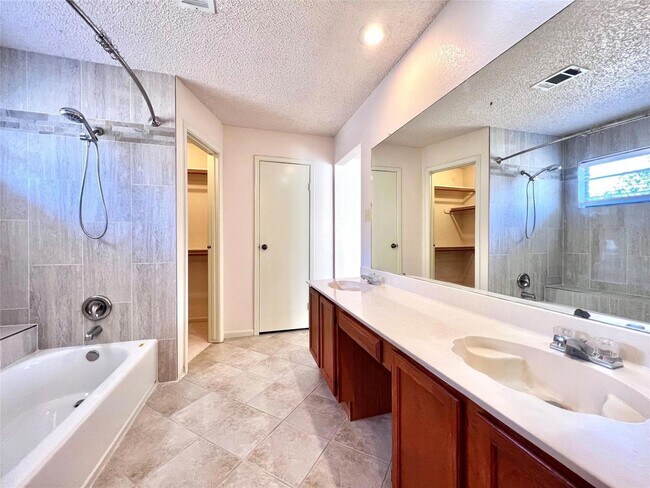 Photo - 409 Kirkwood Dr