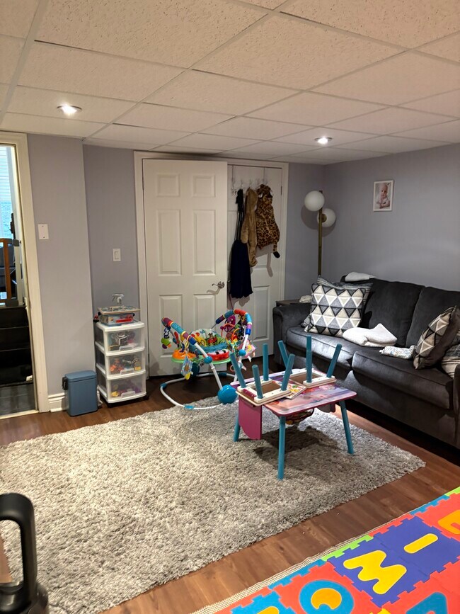 Photo - 287 Kingswood Rd