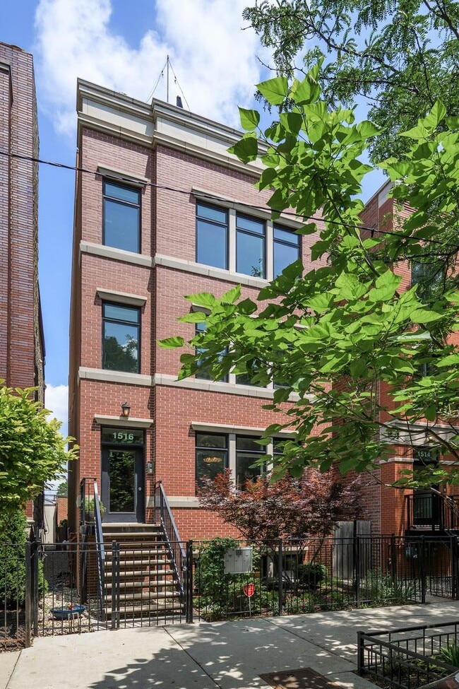 Building Photo - 1516 W Ohio St Unit 1