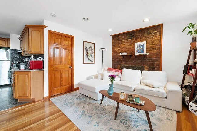 Photo - 540 E 14th St Unit 5