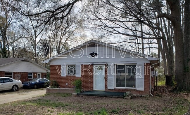 Photo - 2421 Dearborn Dr House