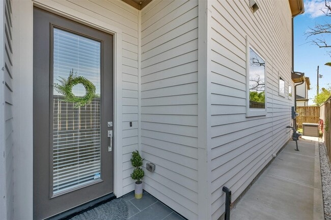 Photo - 4202 Gillespie St