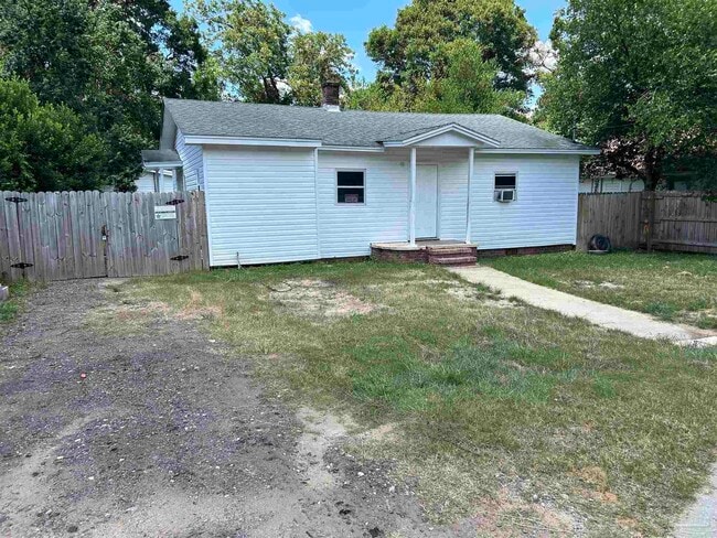 Building Photo - 2418 W Blount St Rental