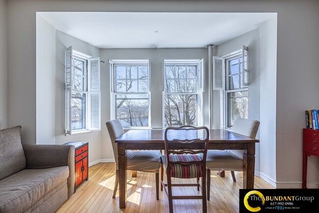 Photo - 993 Memorial Dr Unit 201