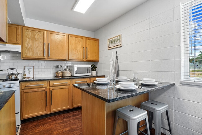 Photo - Harrison Heights - STUDENTS ONLY, AGES 18-30