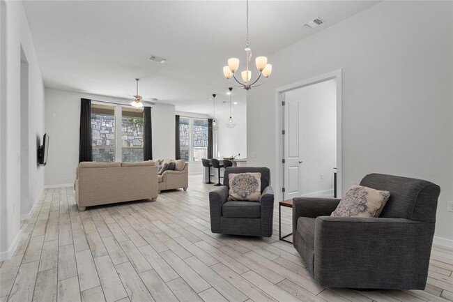 Photo - 11000 American Mustang Lp