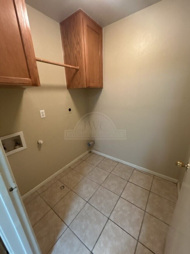 Photo - 1905 Windward Dr
